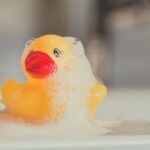 Żółte dywaniki łazienkowe – optymistyczny akcent w codziennej przestrzeni