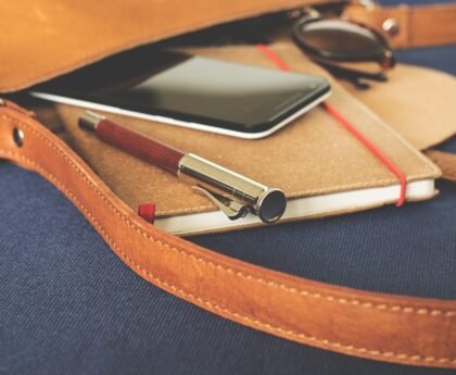 Kalendarz z własnym nadrukiem – znaczenie w codziennym planowaniu i organizacji