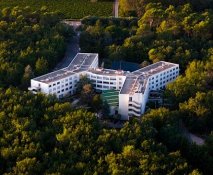 Sala konferencyjna w hotelu – dlaczego to najlepszy wybór na event